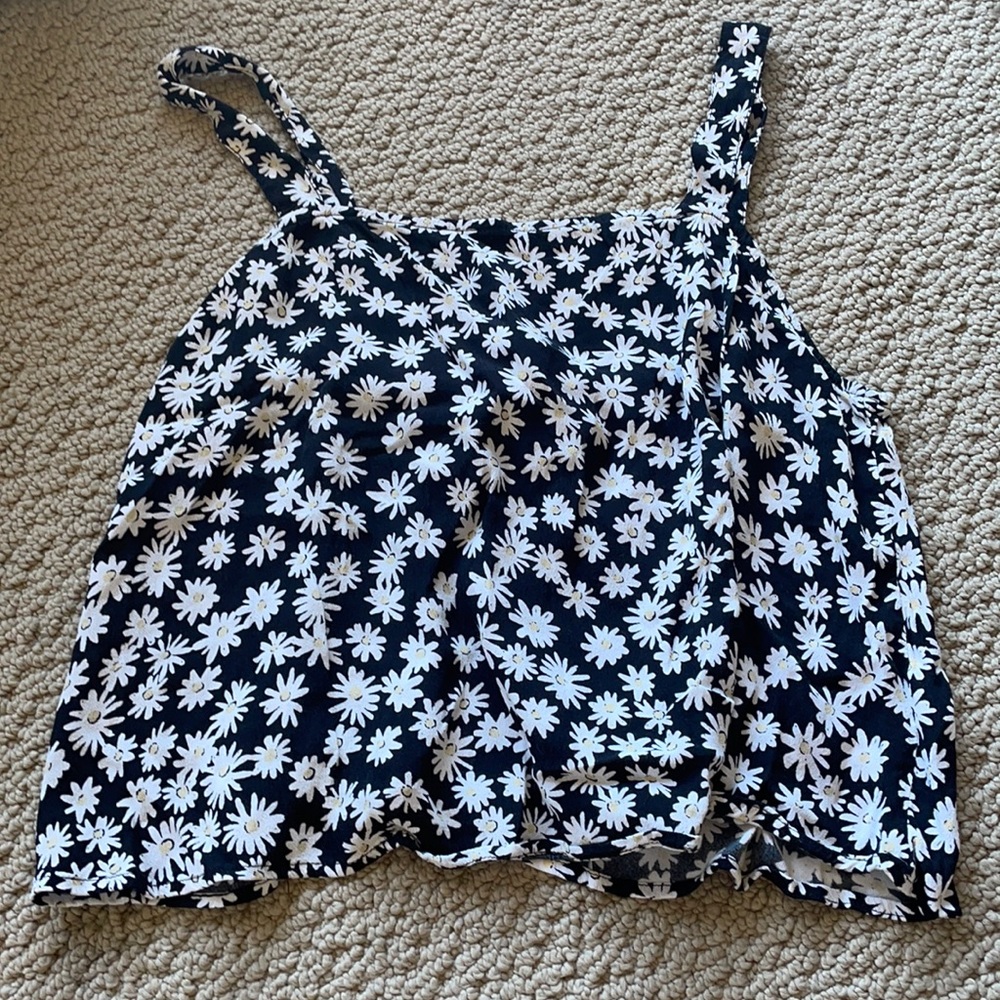 Daisy Garage Top